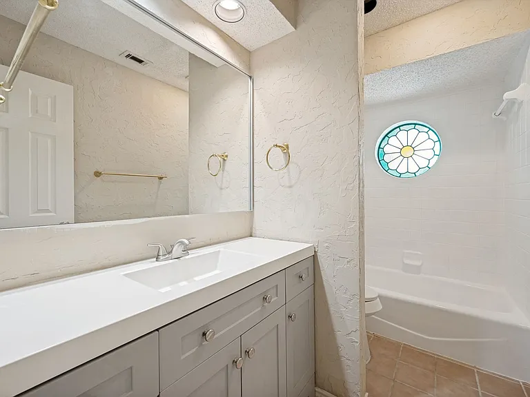 173 Simmons Dr — Photo 10