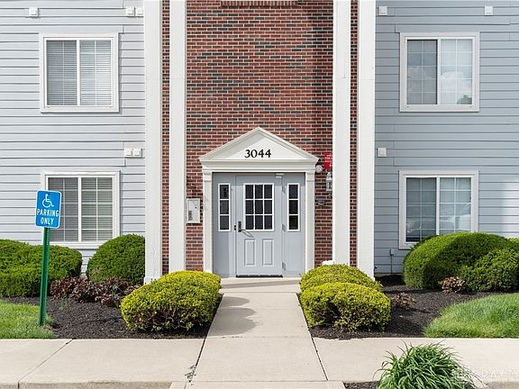 5th image of 3044 Westminster Dr APT 208