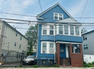 553-555 S 10th St, Newark, NJ 07103