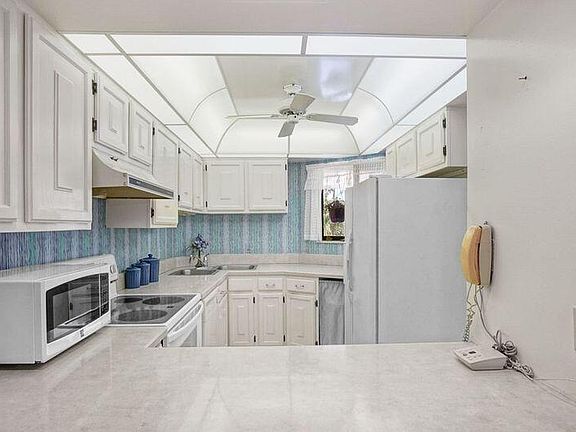 5th image of 2400 S Ocean Drive #3516