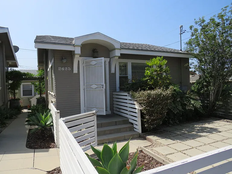 2625 Lincoln Ave — Photo 1