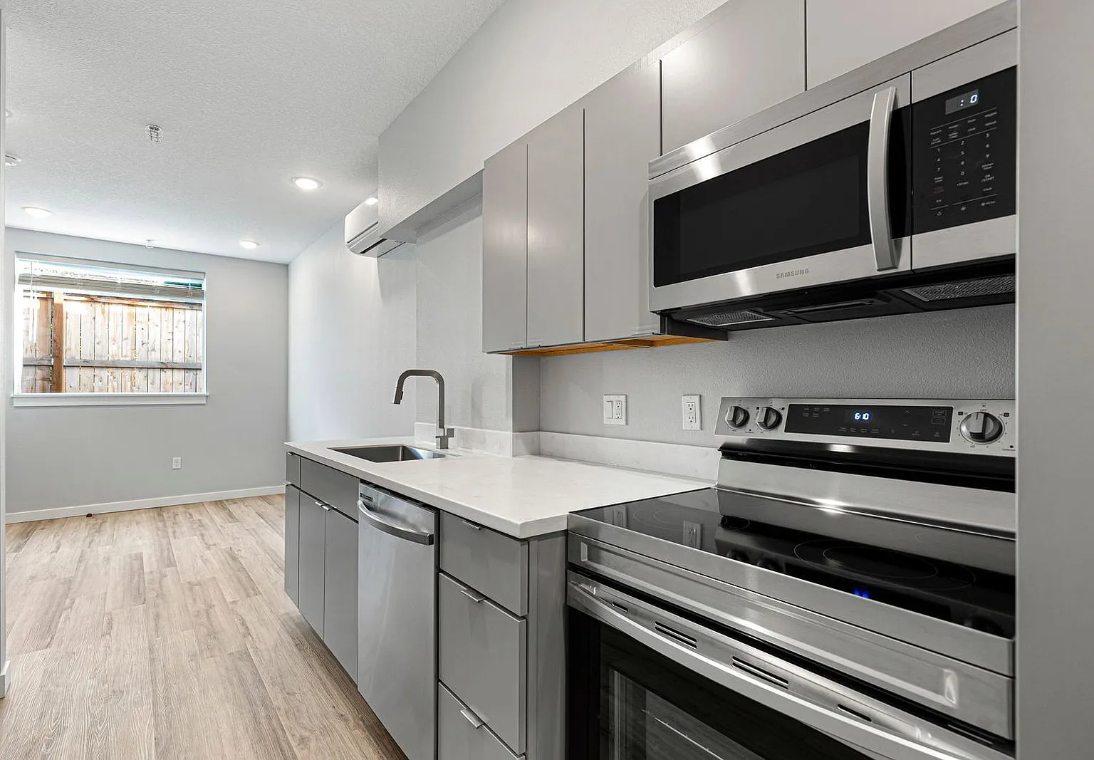 1 bed, 1.0 bath, 515 sqft, $1,350 — Photo 2