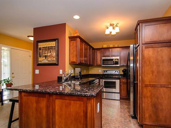3rd image of 3414 Endsleigh Ln