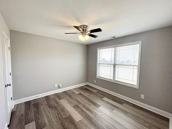 4th image of 1353 Harmon Ln
