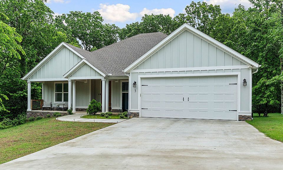 1st image of 3 Donington Cir