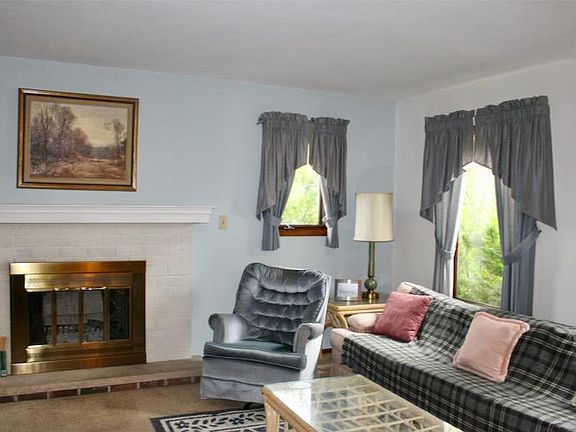 2nd image of 29037 Linda Ln