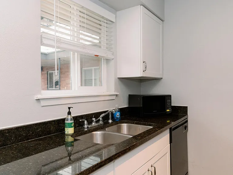 East Azul Apartments — Photo 2