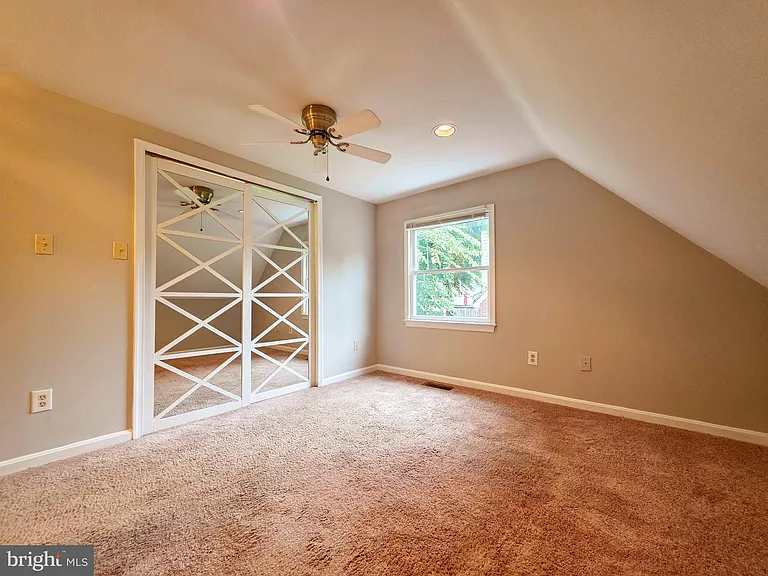 2419 Fairhaven Ave — Photo 18