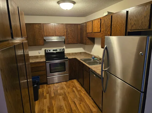 7600 157th St W APT 205, Apple Valley, MN 55124