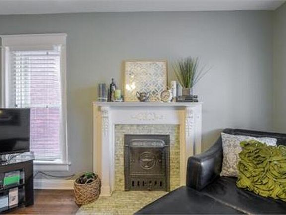 4th image of 2541 Cherry St APT 1S