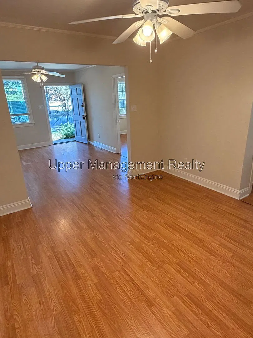 3 bed, 1.0 bath, 1465 sqft, $2,200 — Photo 3