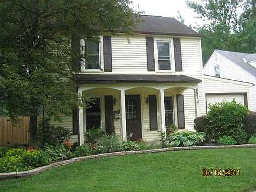 1st image of 897 Johnston Dr