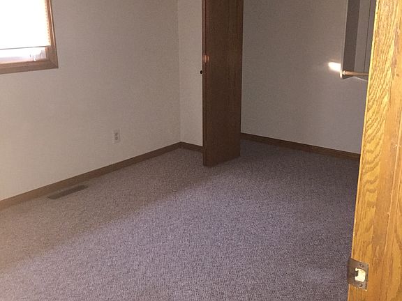 4th image of 306 W 15th St APT A
