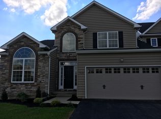 9620 Crescent Ln, Breinigsville, PA 18031