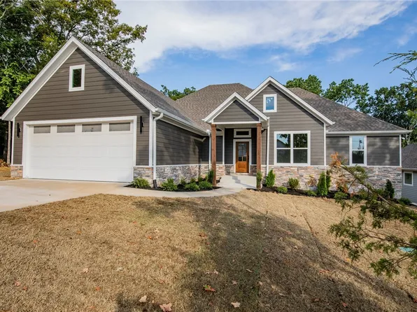 19 Nairn Ln, Bella Vista, AR 72715