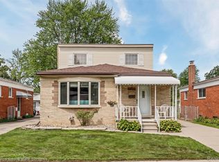 28301 Rockwood St, Saint Clair Shores, MI 48081