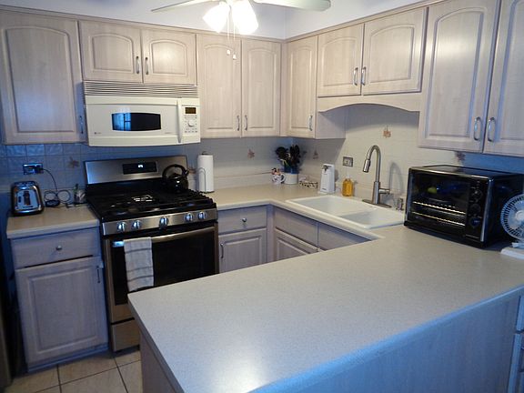 3rd image of 463 Graceland Ave APT 403