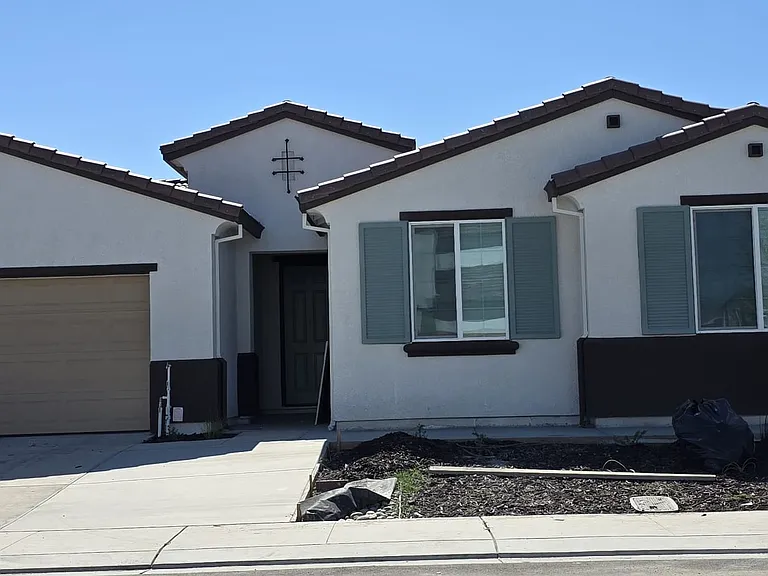 1507 Harvard Way — Photo 2