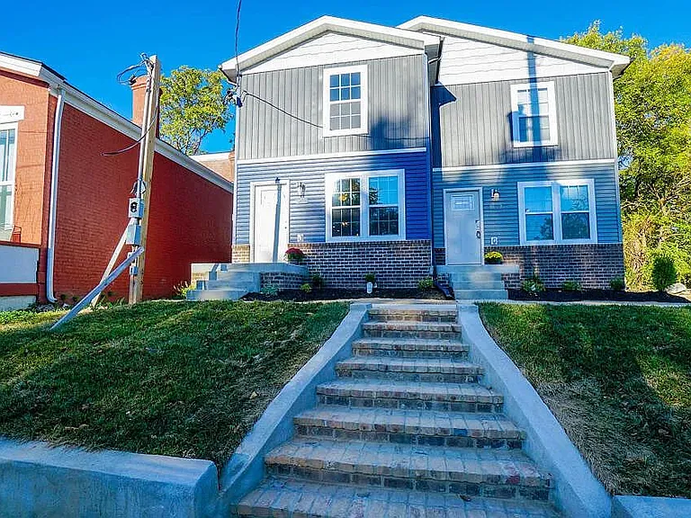 402 Dr W J Hodge St #J — Photo 1