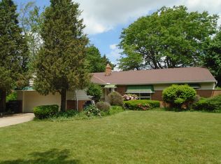 24865 Tunbridge Ln, Beachwood, OH