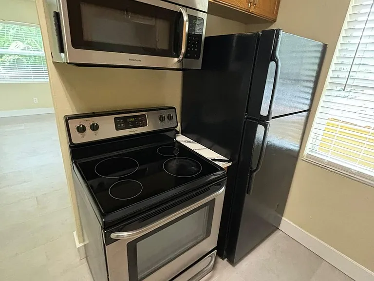 2301 NE 6th Ave #204 — Photo 3