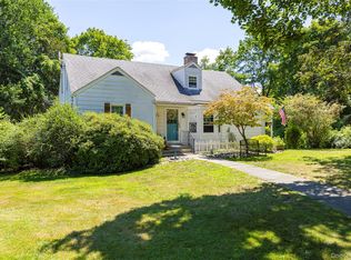 35 Sheldon Dr, Poughkeepsie, NY 12603