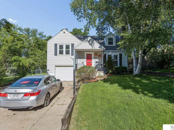 2024 N 62nd St, Omaha, NE 68104