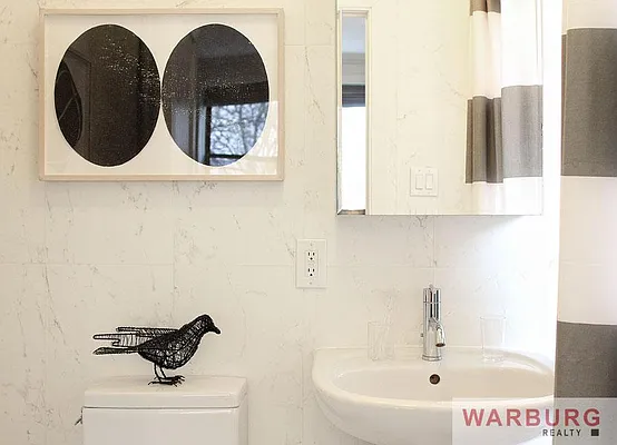 Sold by Warburg | media 6