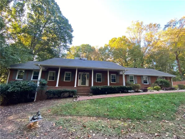 2660 Lansdowne Dr, Winston Salem, NC 27103