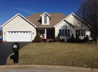 608 Victory Ct, Bowling Green, KY 42104