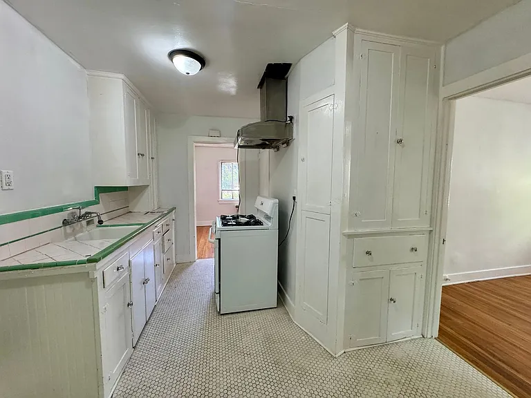 Gillette Crescent — Photo 14