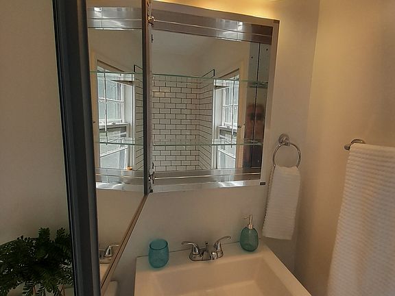 5th image of 524 Dayton Ave APT 4