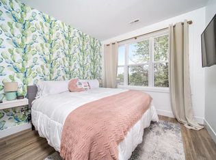 902 W Front St #303, Traverse City, MI 49684