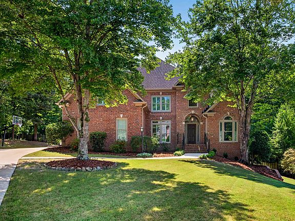 3rd image of 721 Park Ridge Cir