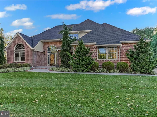 36 Grist Mill Ln, West Grove, PA 19390