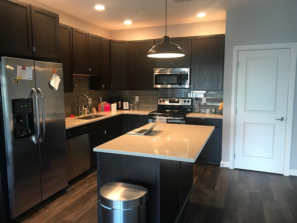 1st image of 283 E 1st Ave