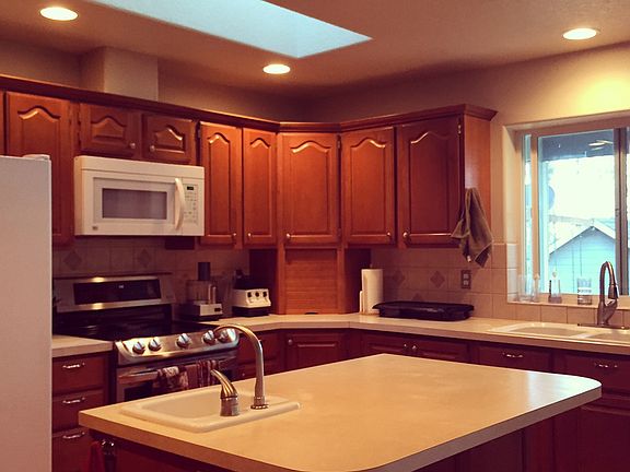 Kitchen has two sinks