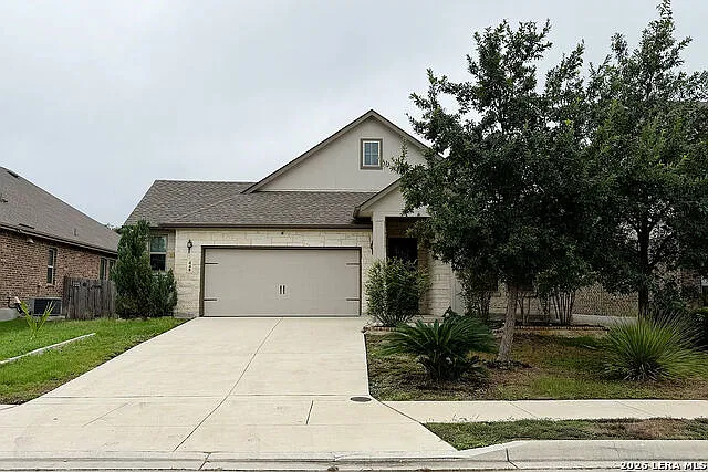 4 bed, 3.0 bath, 2244 sqft, $2,300 — Photo 2