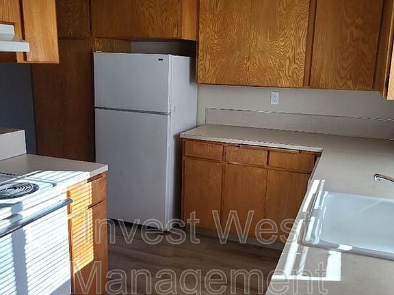 4th image of 6305 Kansas St #23
