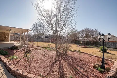 3863 Lamb Dr — Photo 6