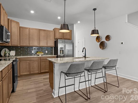 5th image of 2229 Gladwyne Pl