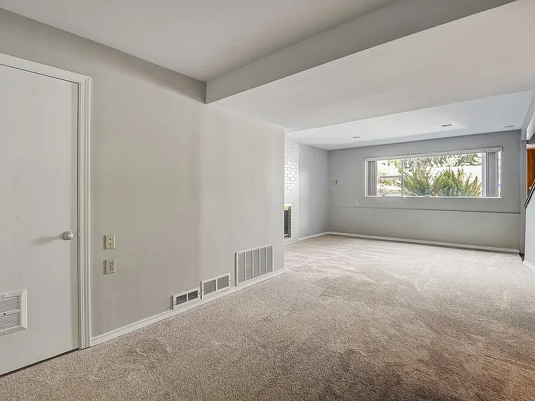 10035 NE 28th Pl — Photo 18