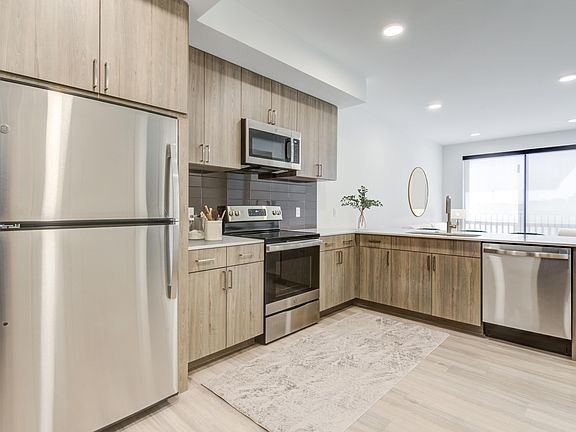 4th image of 215 E 18th Ave #411
