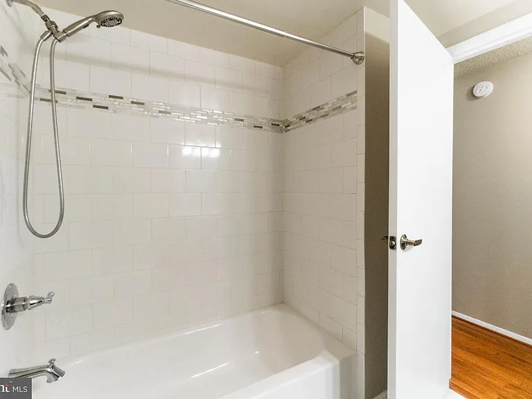 5906 Oak Leather Dr — Photo 24