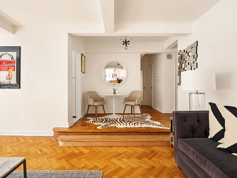 333 W 57th St #6G — Photo 4