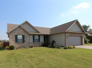 7401 Bent Branch Dr, Evansville, IN 47711
