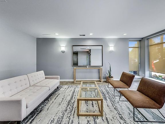 2nd image of 1155 W Roosevelt Rd Unit 304