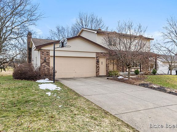 3rd image of 1450 Maplehollow St SE