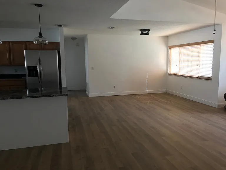 112 Tipperary Dr — Photo 2