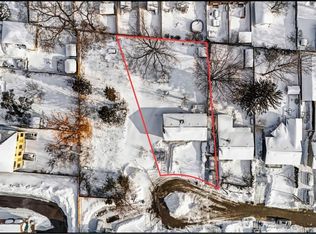 1069 Roosevelt Rd, Mississauga, ON L5G 3Y6